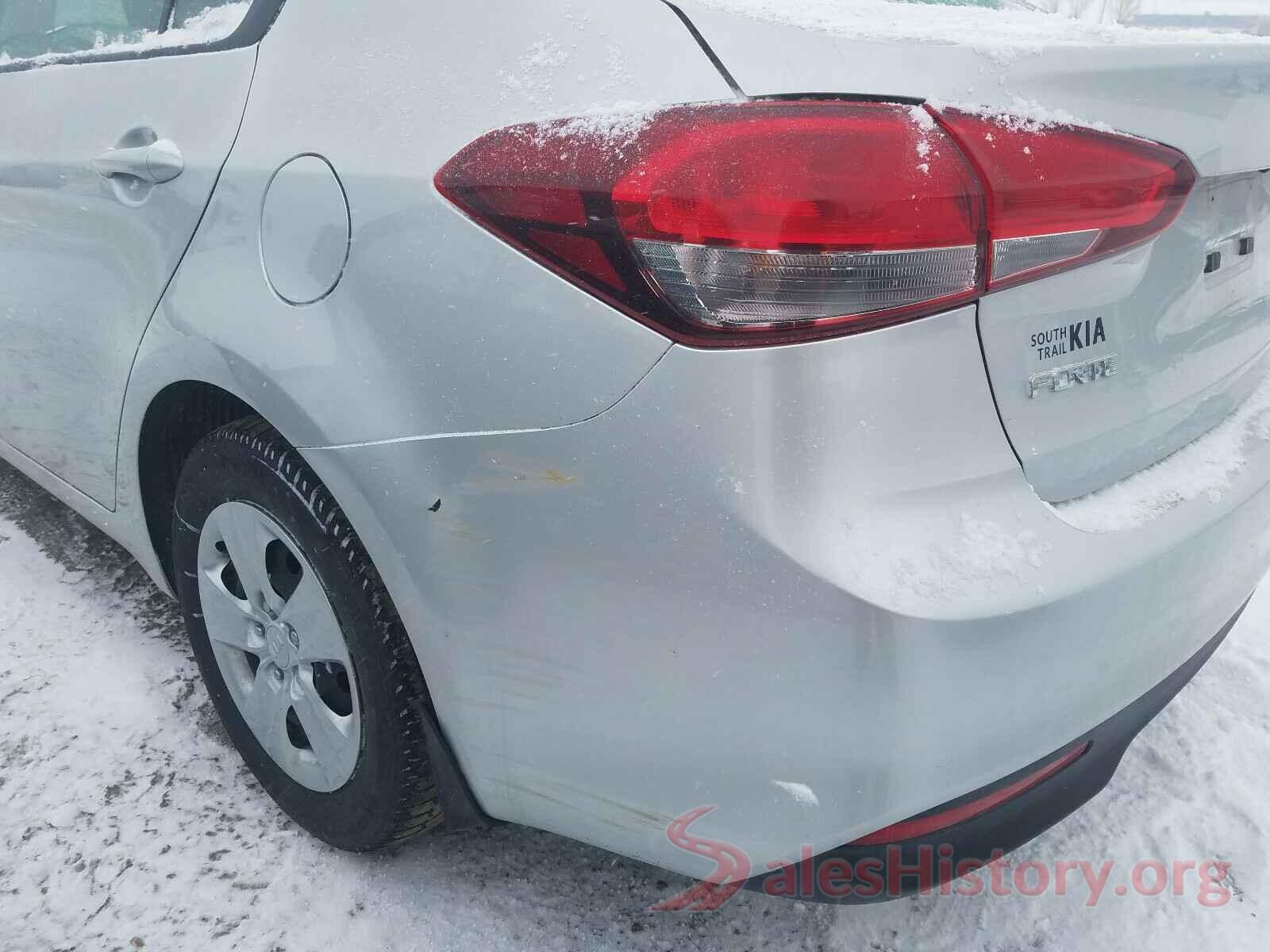 3KPFK4A71JE252209 2018 KIA FORTE