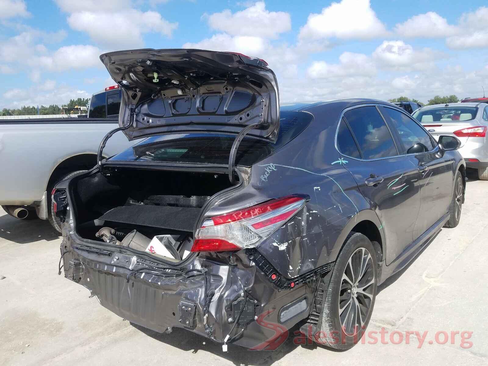 4T1B11HK3KU697687 2019 TOYOTA CAMRY