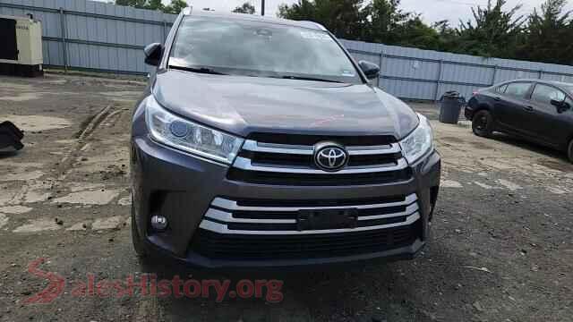 2019 TOYOTA HIGHLANDER VIN 5TDJZRFH1KS625714, trunk area