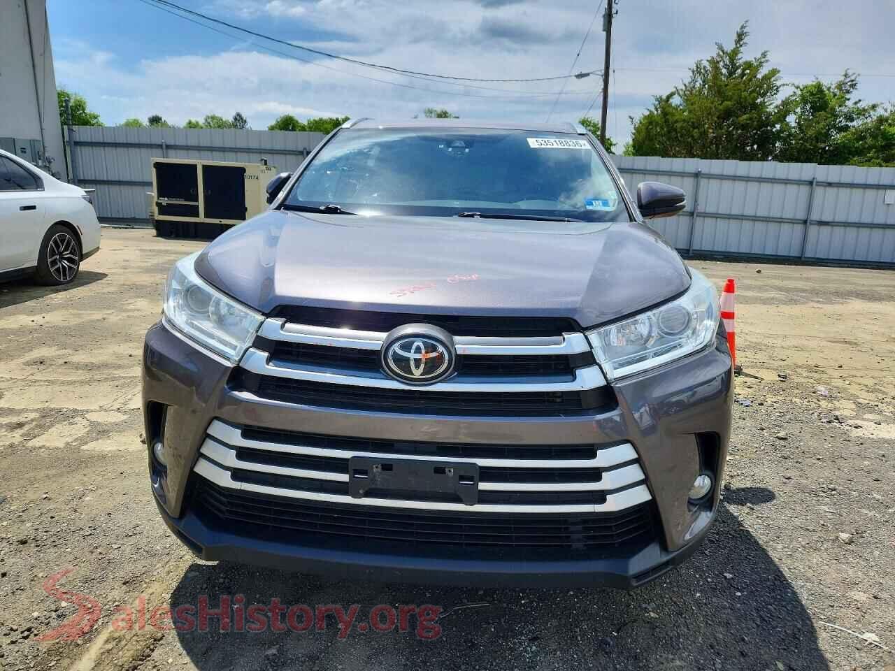 2019 TOYOTA HIGHLANDER VIN 5TDJZRFH1KS625714, rear view