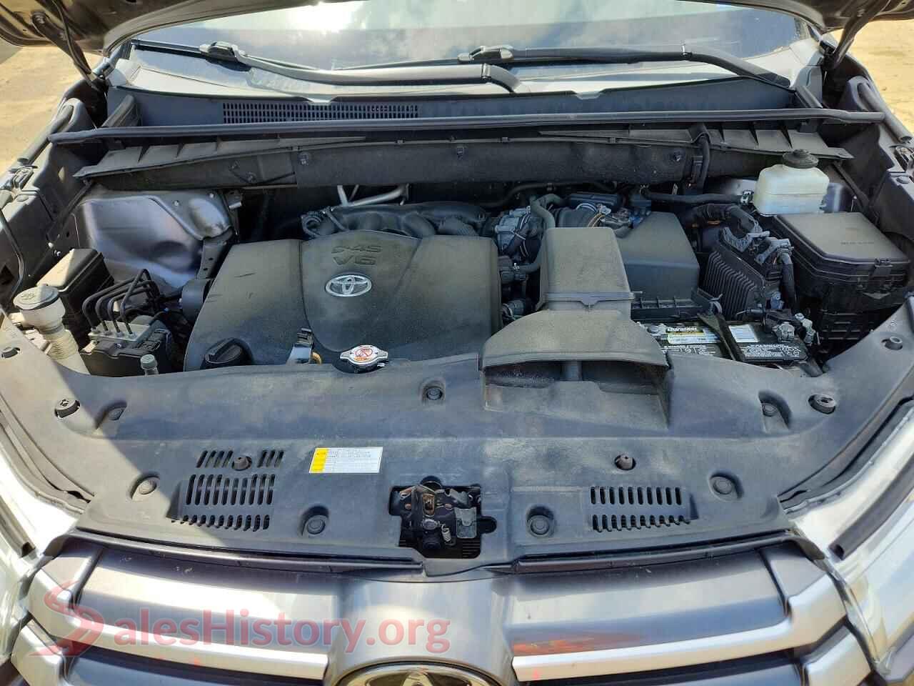 2019 TOYOTA HIGHLANDER VIN 5TDJZRFH1KS625714, VIN plate