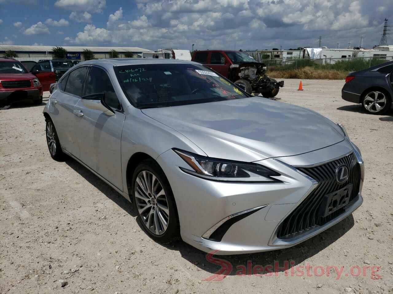 JTHB21B14K2035869 2019 LEXUS ES300