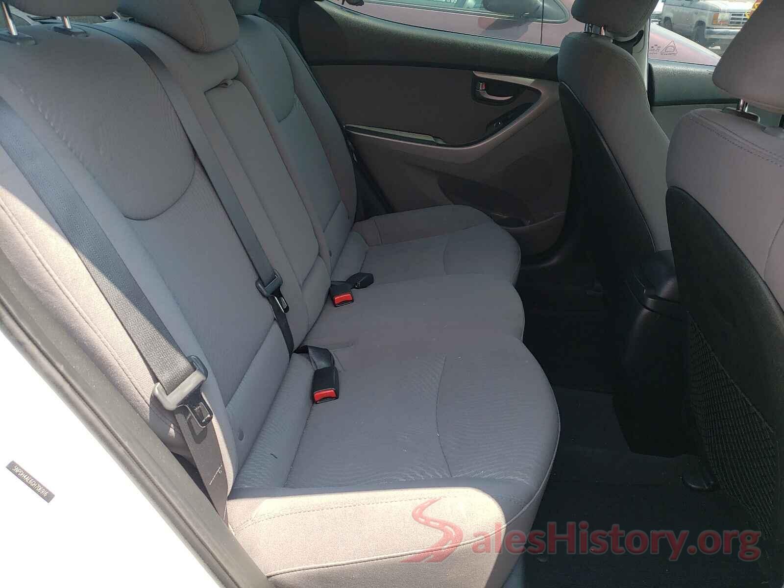 5NPDH4AE6GH706916 2016 HYUNDAI ELANTRA