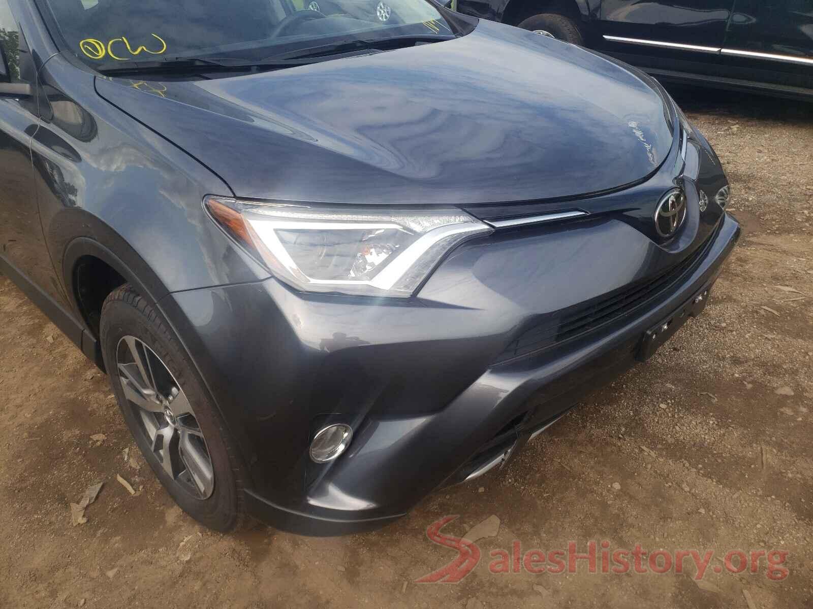 JTMRFREV3JD252558 2018 TOYOTA RAV4