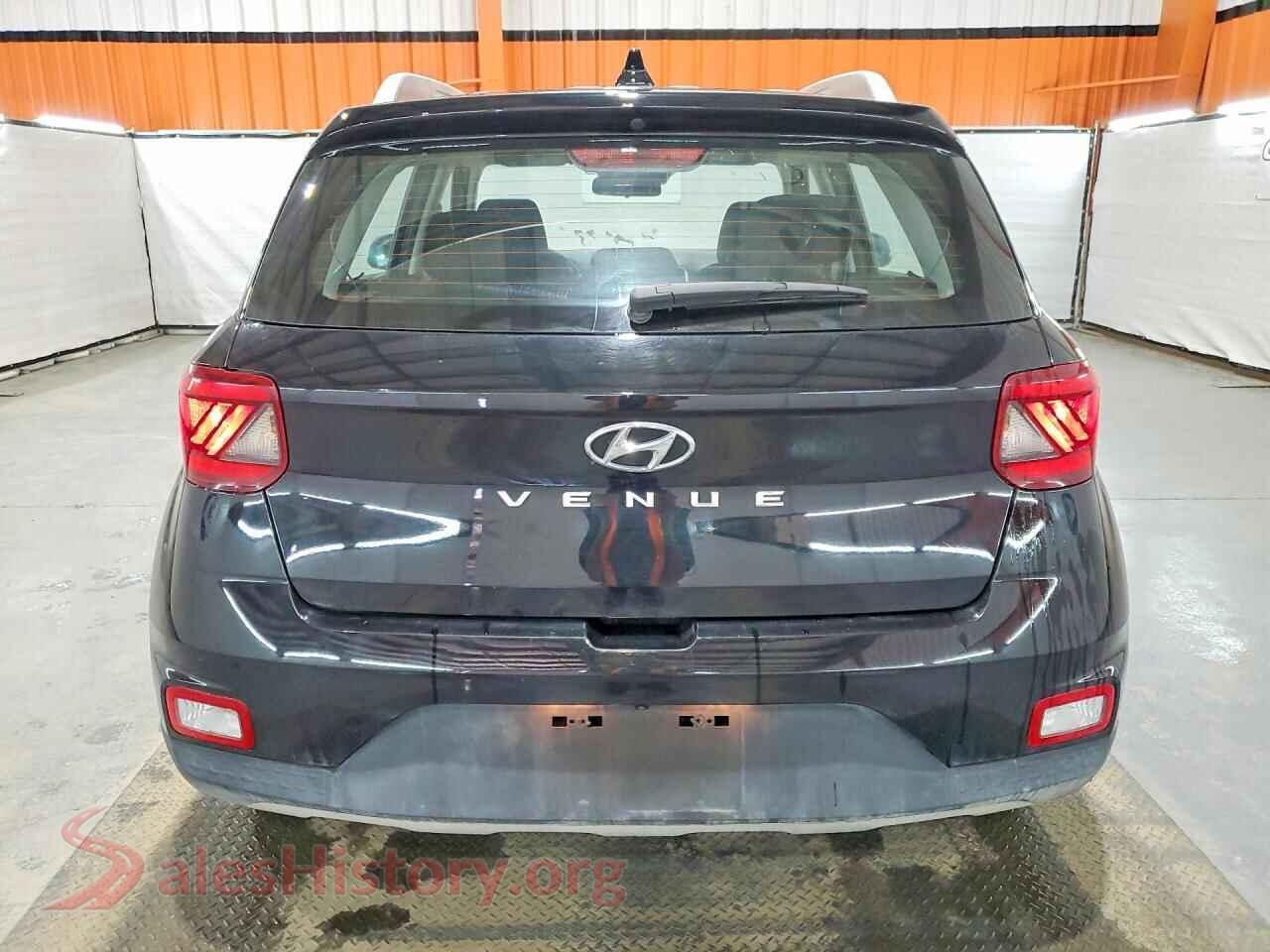 2022 HYUNDAI VENUE VIN KMHRC8A33NU168748, left side view