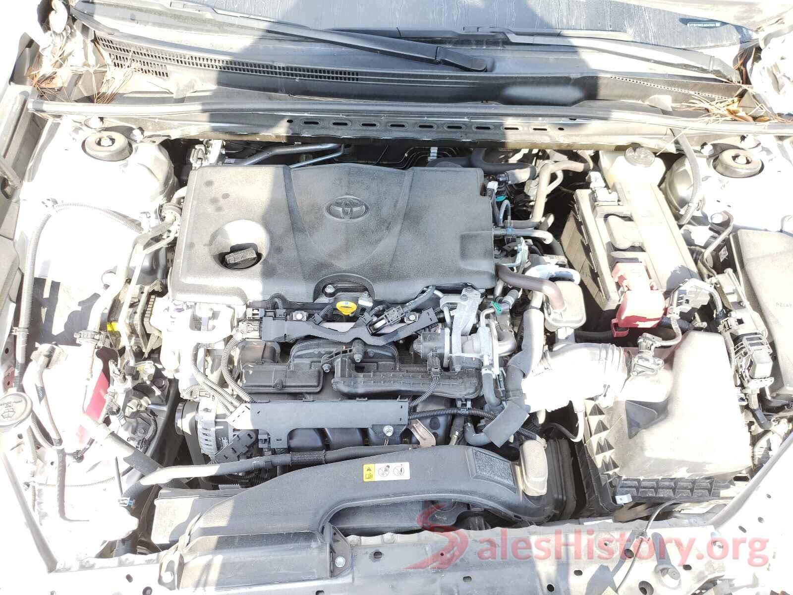 4T1B11HK2JU543583 2018 TOYOTA CAMRY