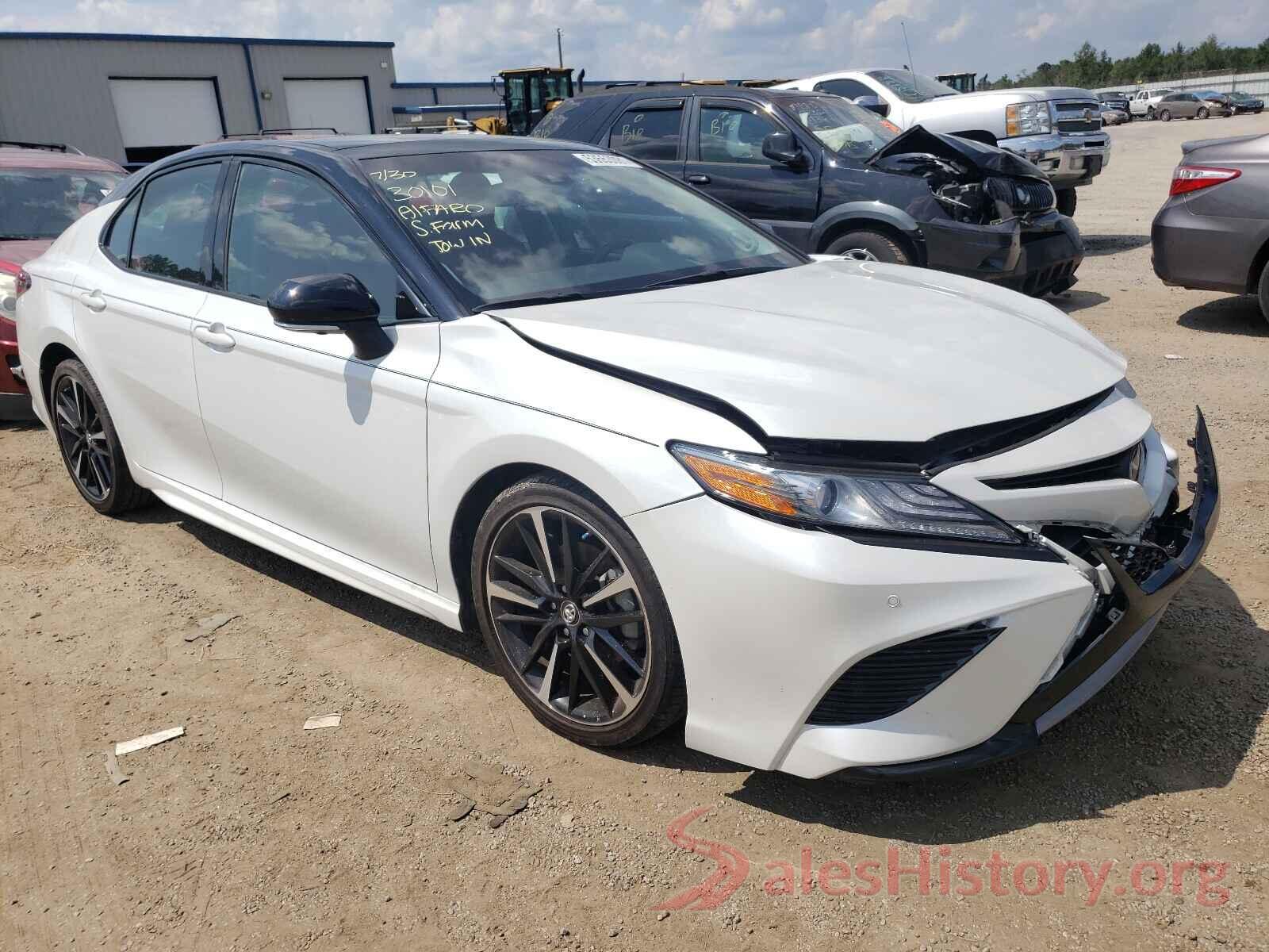 4T1B61HK6JU051057 2018 TOYOTA CAMRY