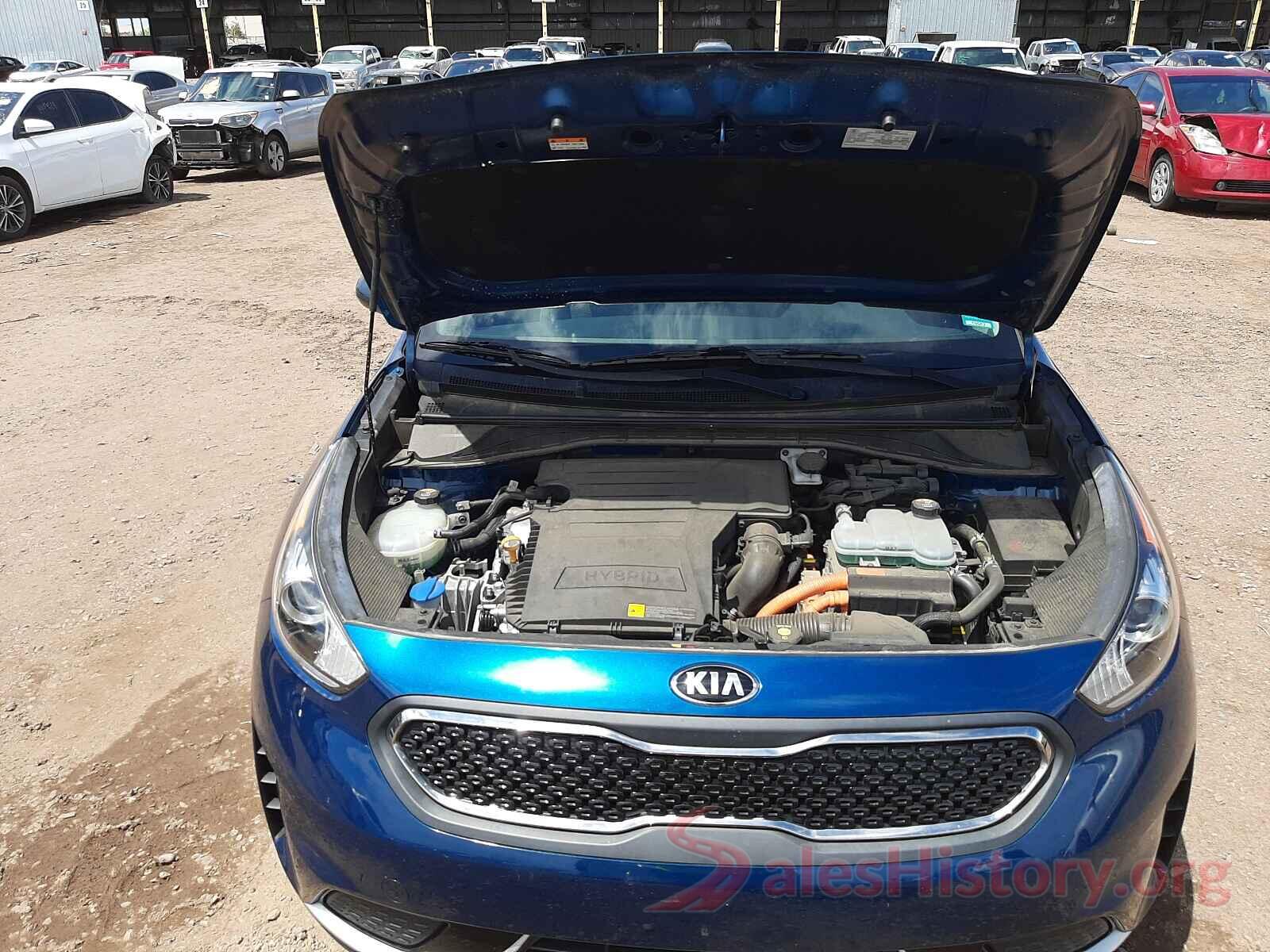 KNDCB3LC6J5119528 2018 KIA NIRO