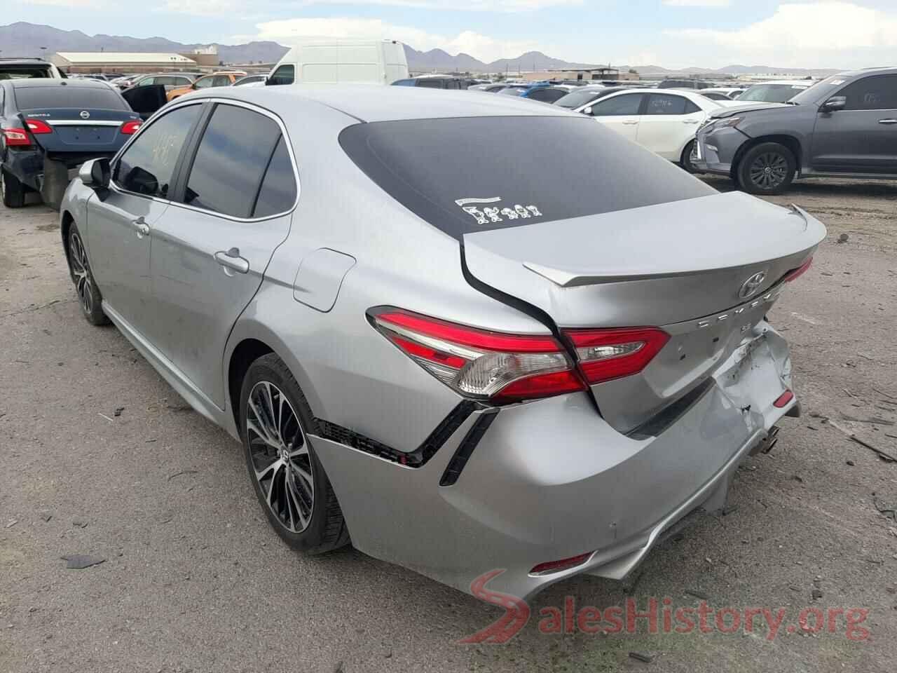 4T1B11HK9JU598239 2018 TOYOTA CAMRY