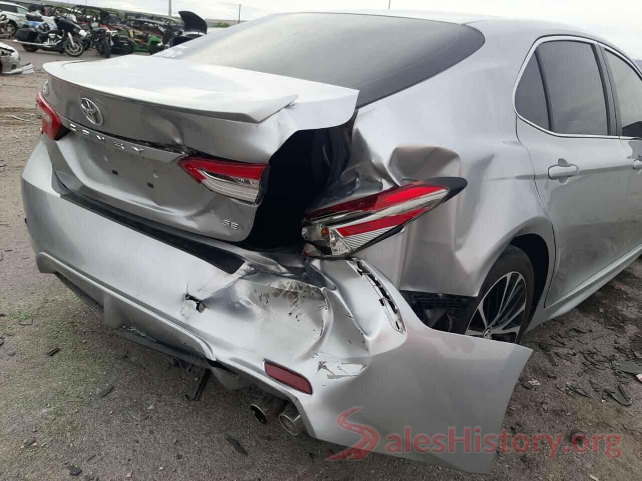 4T1B11HK9JU598239 2018 TOYOTA CAMRY