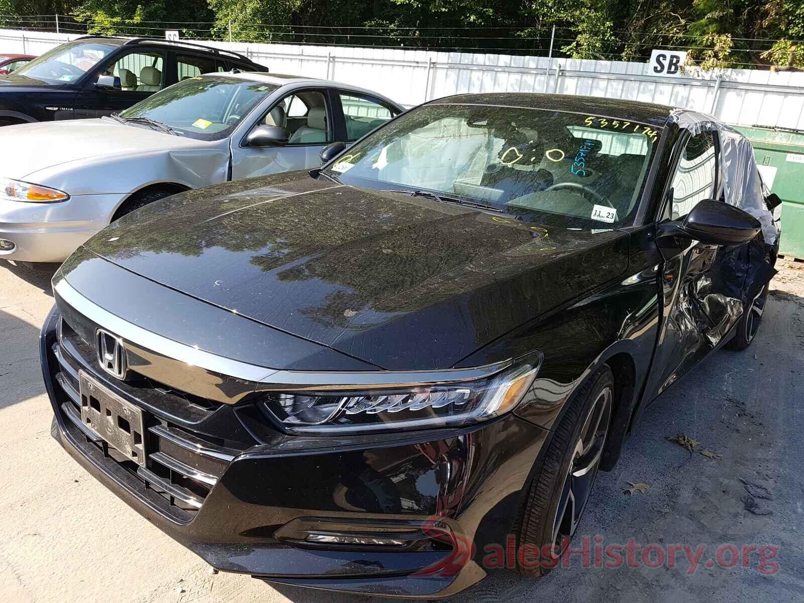 1HGCV1F33JA256426 2018 HONDA ACCORD