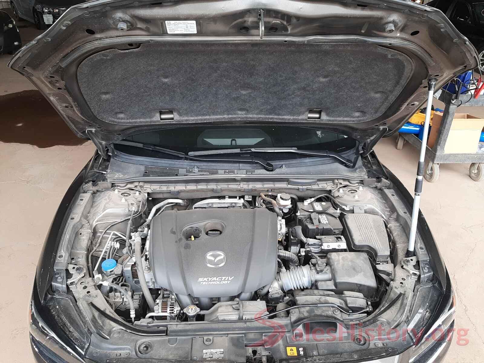 JM1GL1VM5J1323818 2018 MAZDA 6