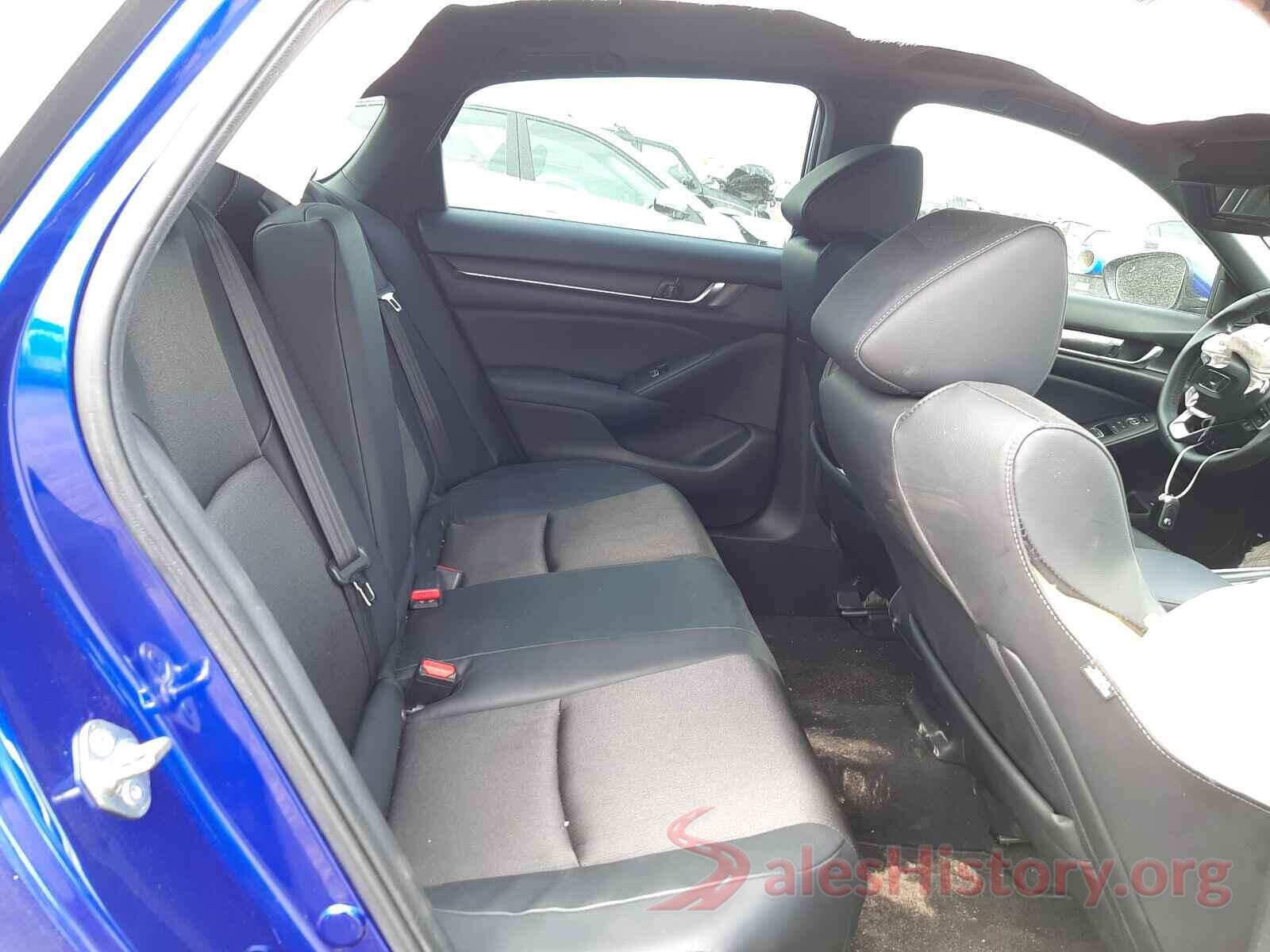 1HGCV2F30JA053953 2018 HONDA ACCORD