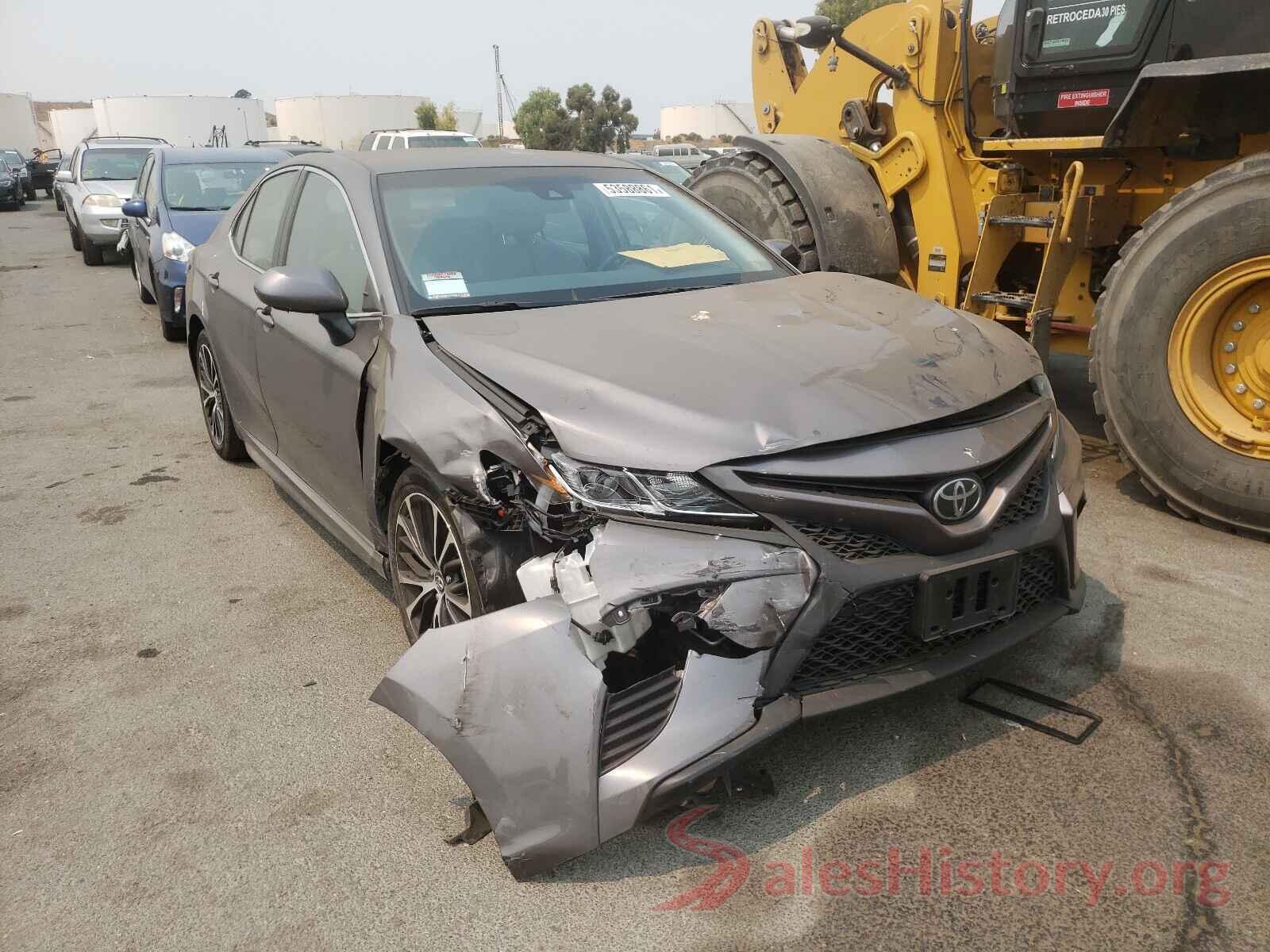 4T1B11HK6JU553131 2018 TOYOTA CAMRY