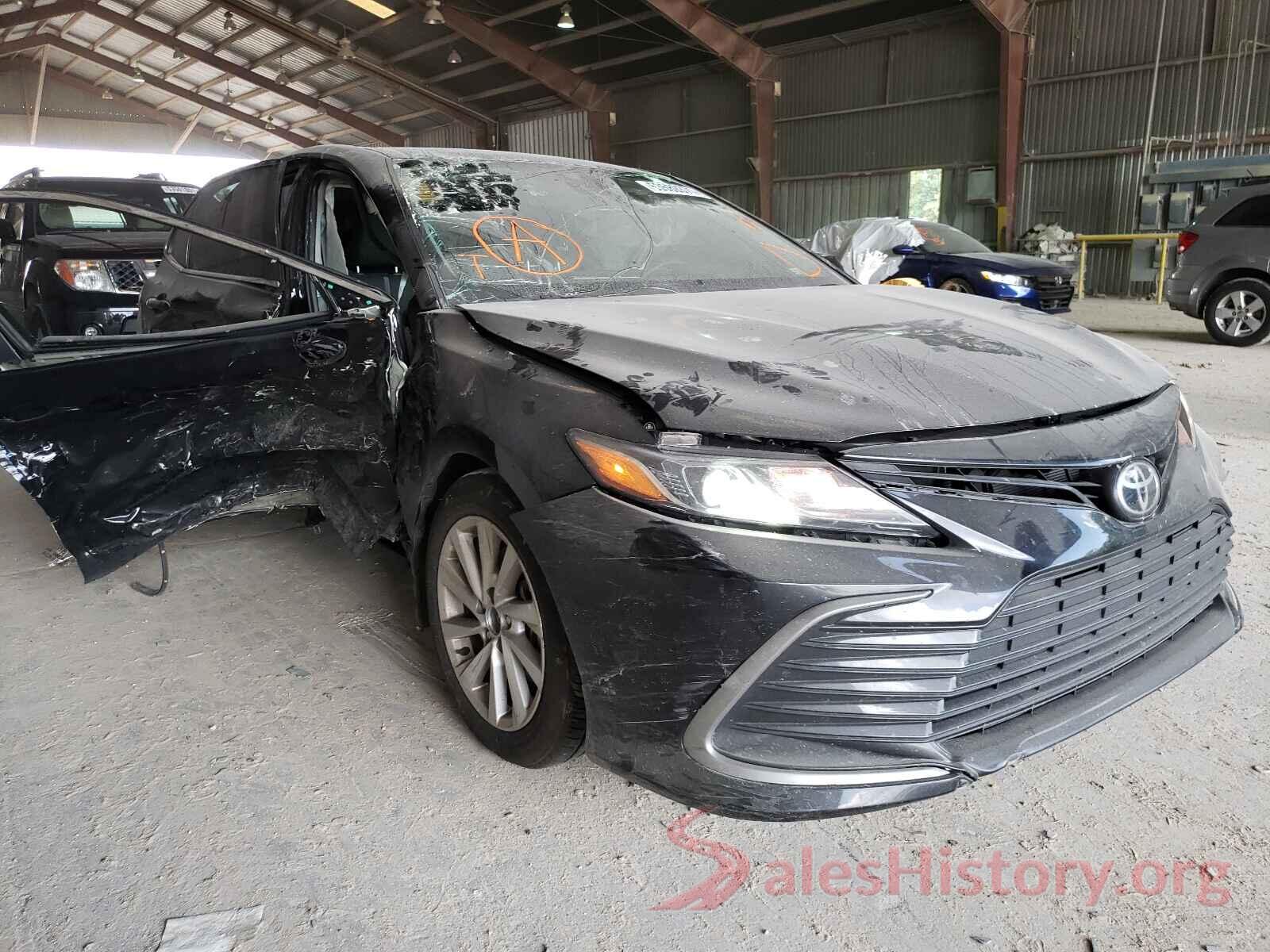 4T1C11AK0MU558117 2021 TOYOTA CAMRY