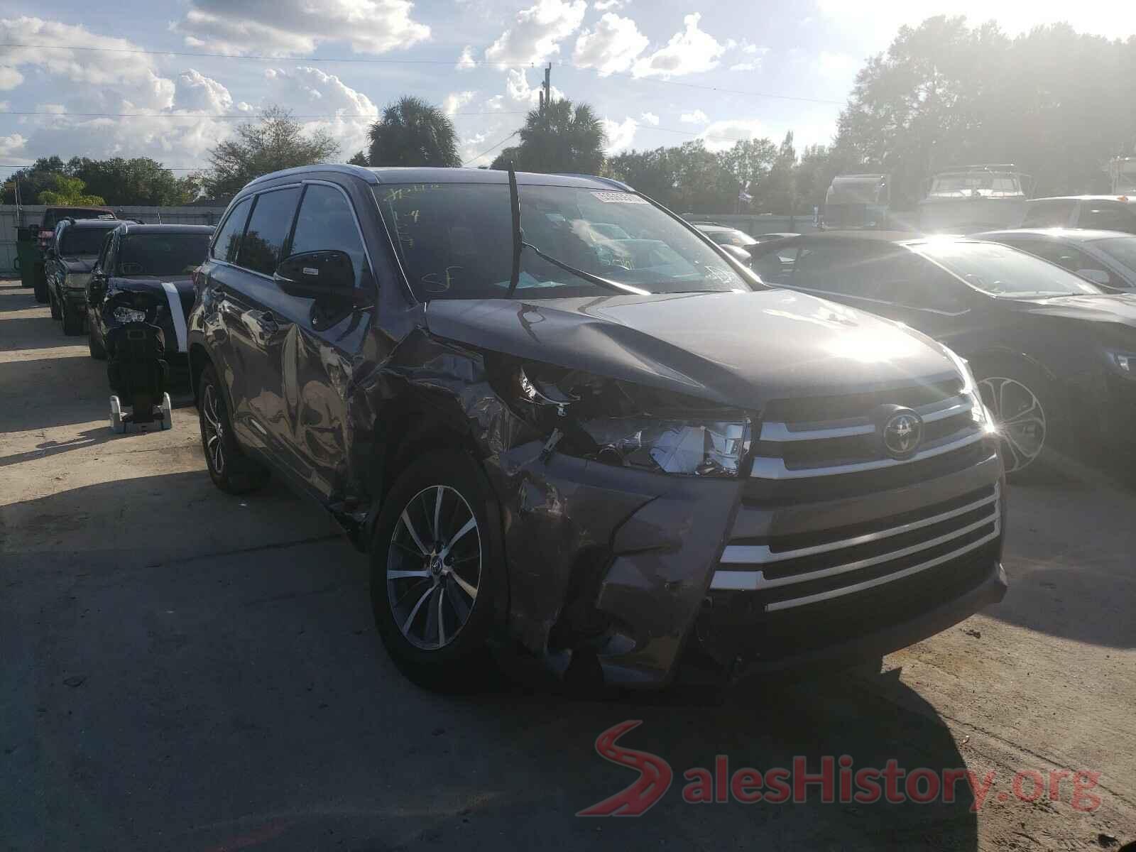 5TDKZRFH9JS264428 2018 TOYOTA HIGHLANDER