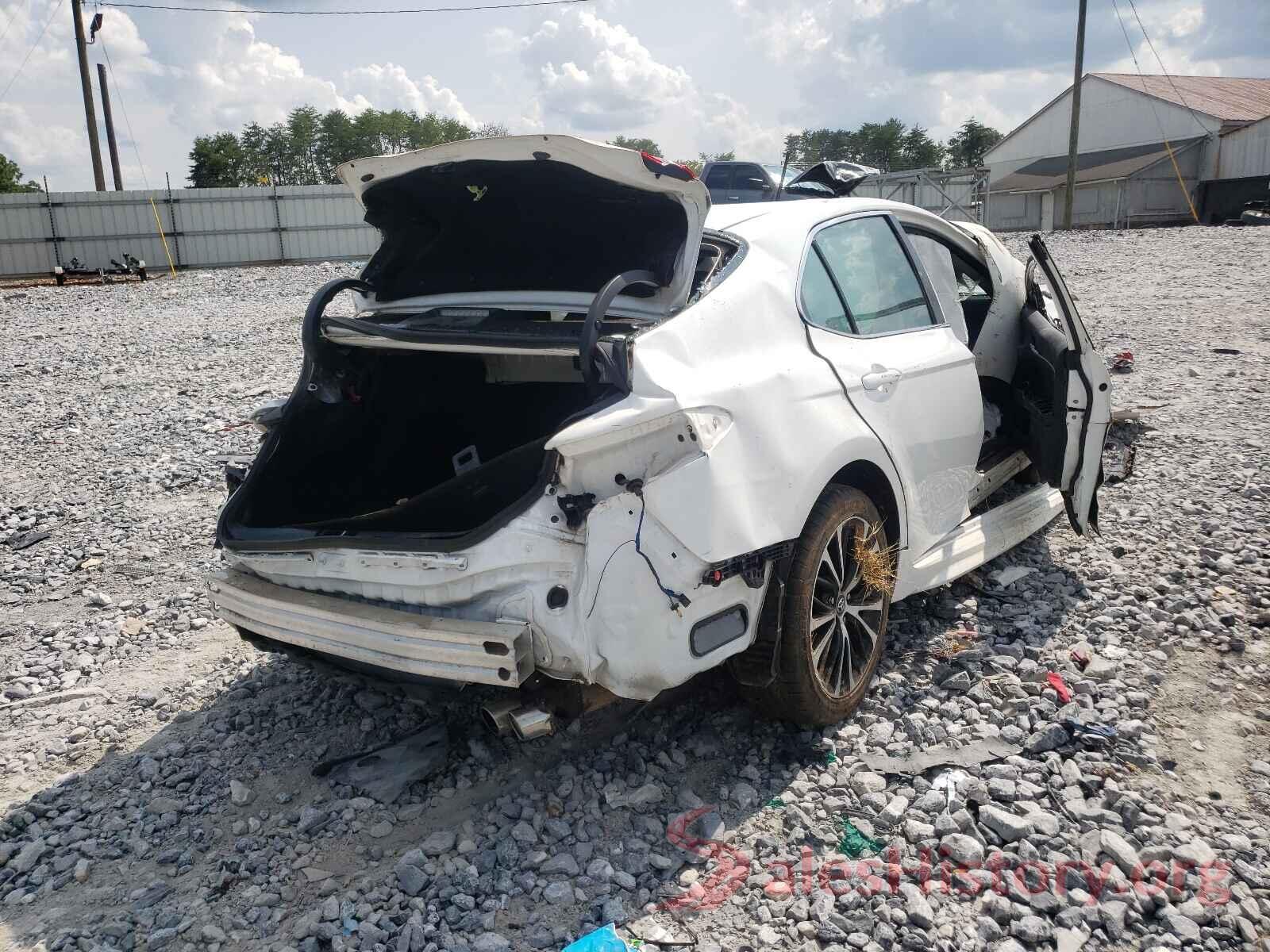 4T1B11HK9JU561191 2018 TOYOTA CAMRY