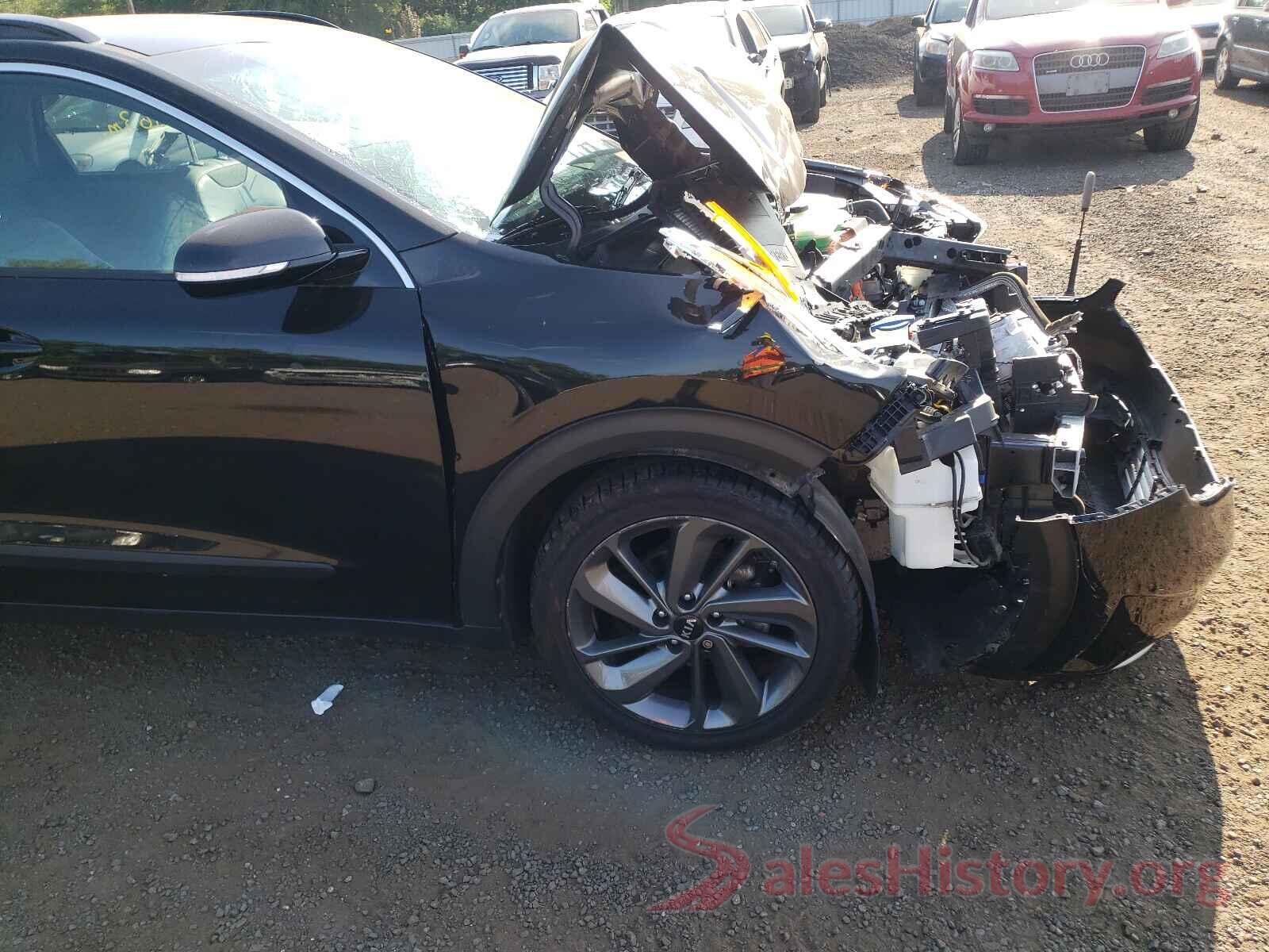 KNDCC3LC5H5058065 2017 KIA NIRO