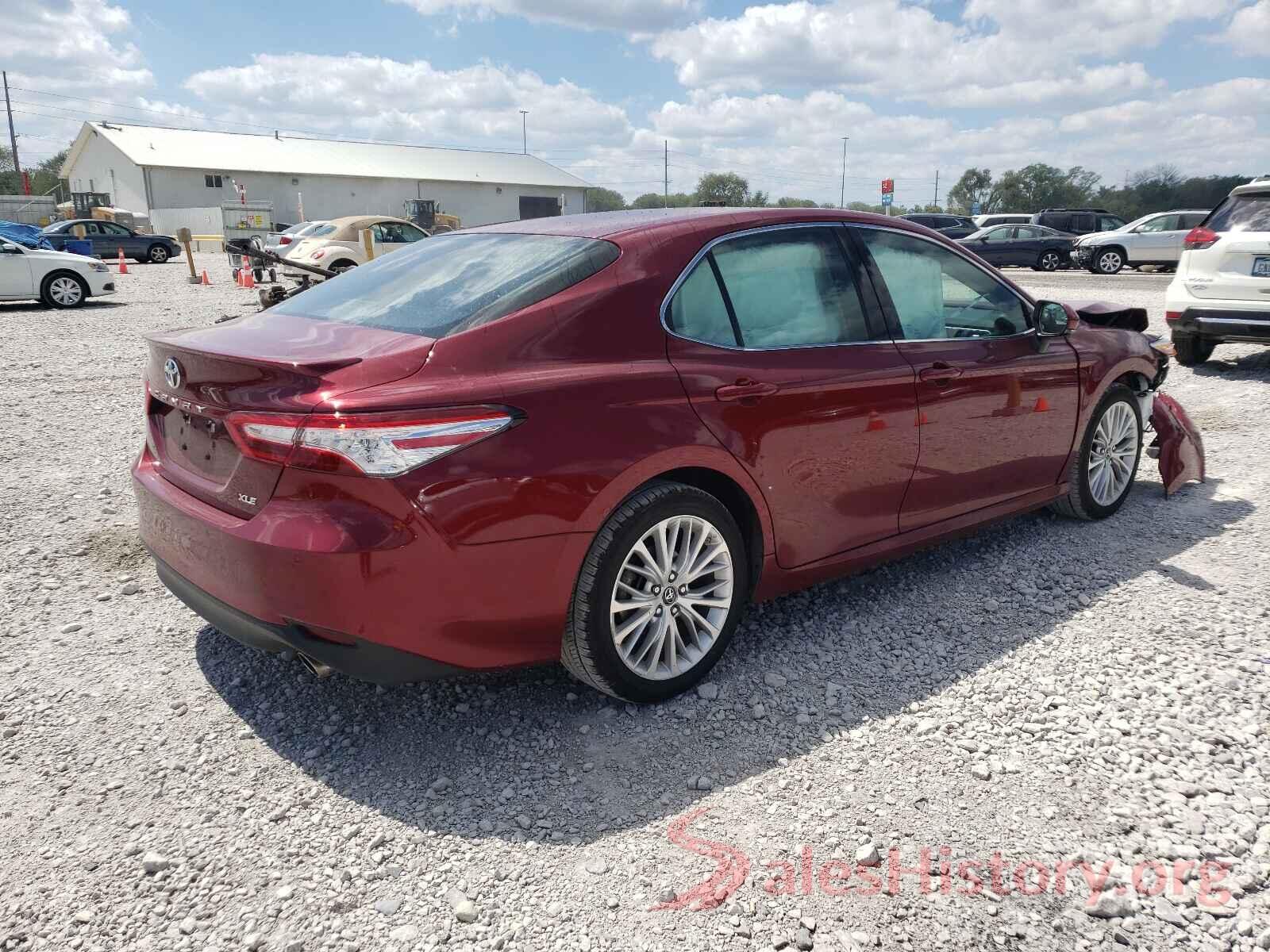 4T1B11HK2JU512060 2018 TOYOTA CAMRY