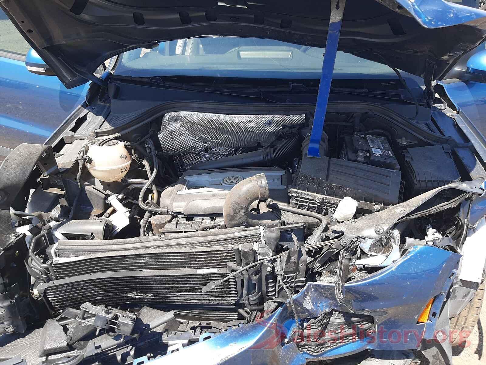 WVGAV7AX2HK004136 2017 VOLKSWAGEN TIGUAN