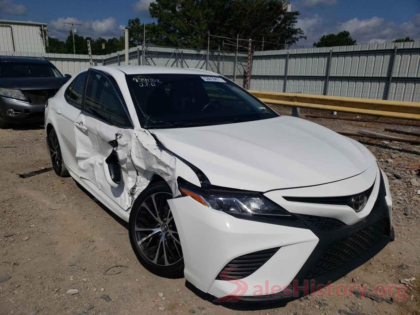 4T1B11HK1JU037291 2018 TOYOTA CAMRY