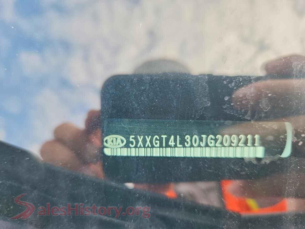 2018 KIA OPTIMA VIN 5XXGT4L30JG209211, trunk area