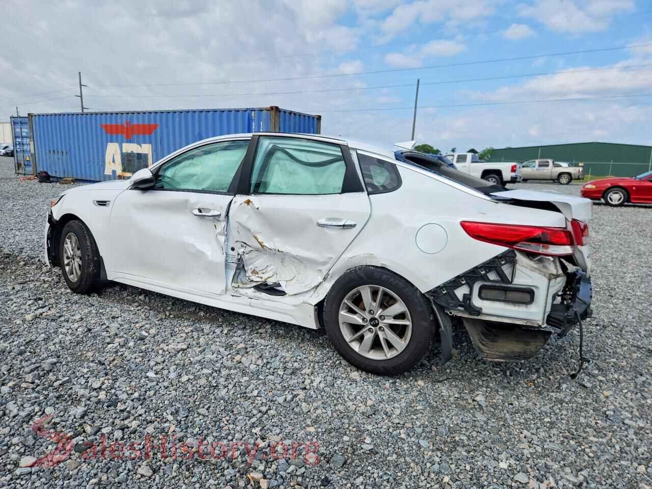 2018 KIA OPTIMA VIN 5XXGT4L30JG209211, front view