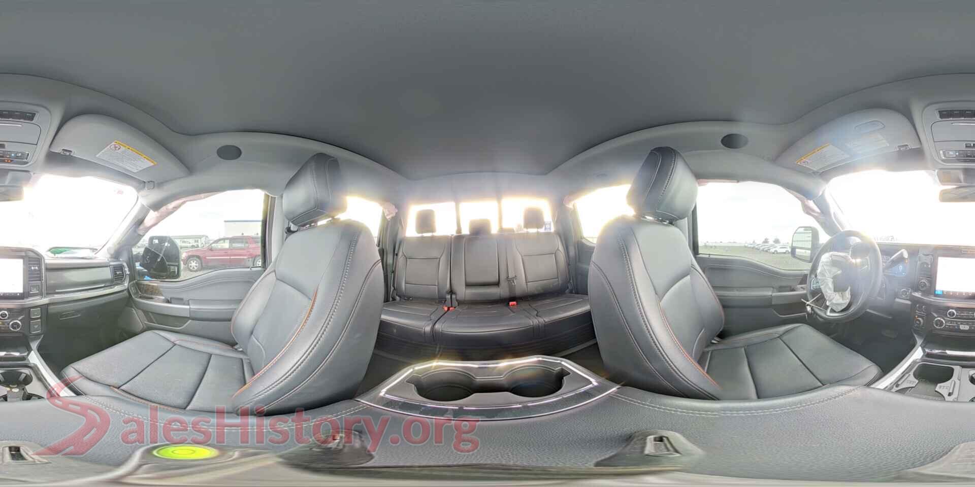 2025 FORD F350 VIN 1FT8W3BN0SED81513, damage close-up