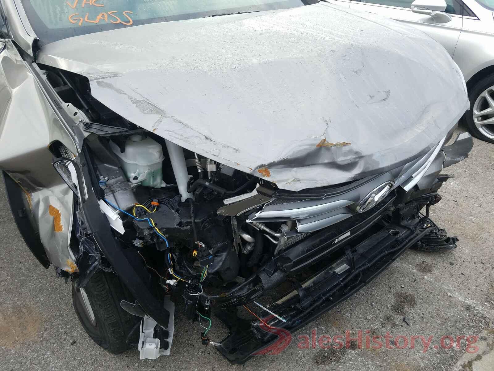 5NMZUDLB7JH098266 2018 HYUNDAI SANTA FE