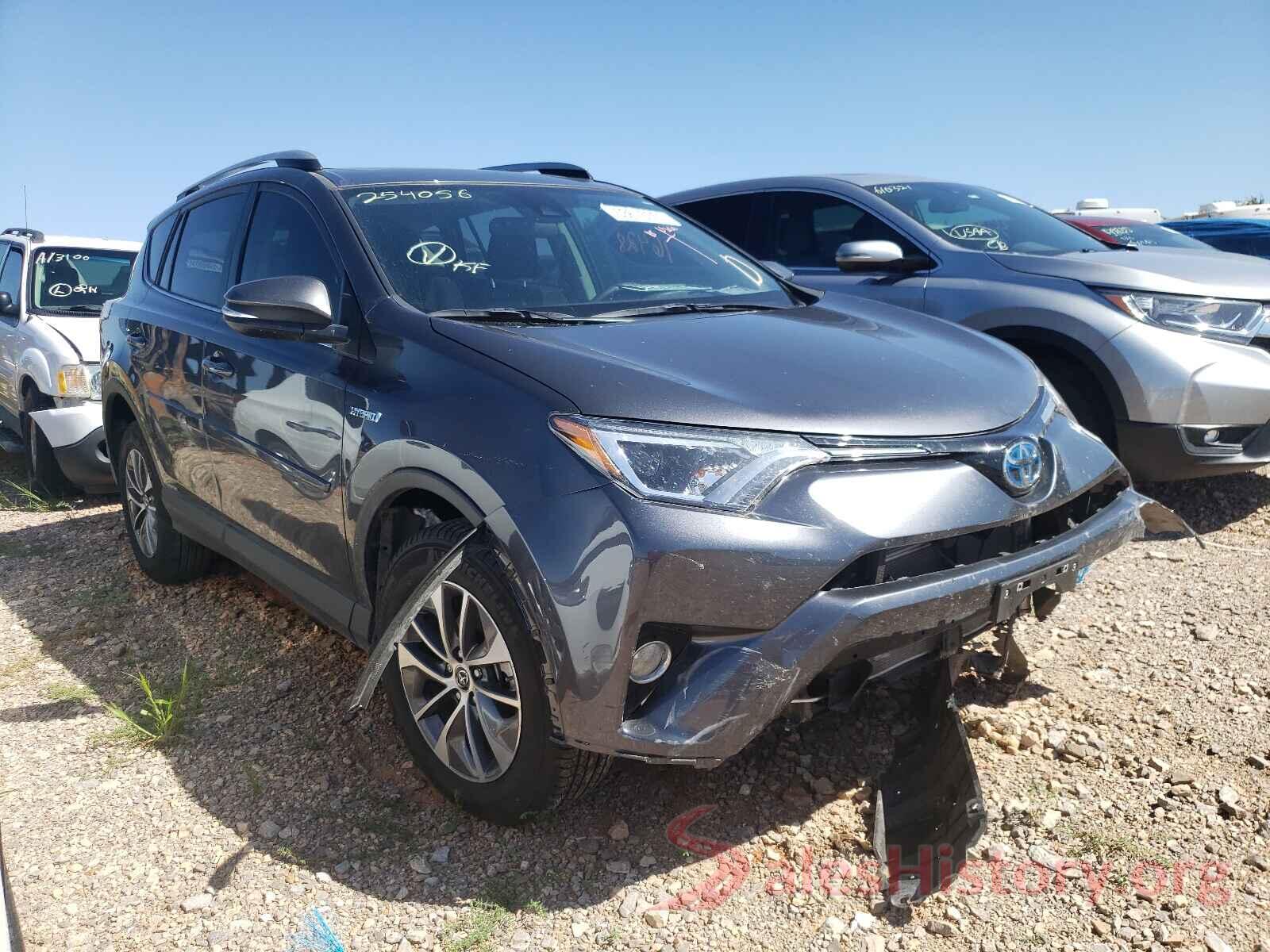 JTMRJREV2JD254056 2018 TOYOTA RAV4