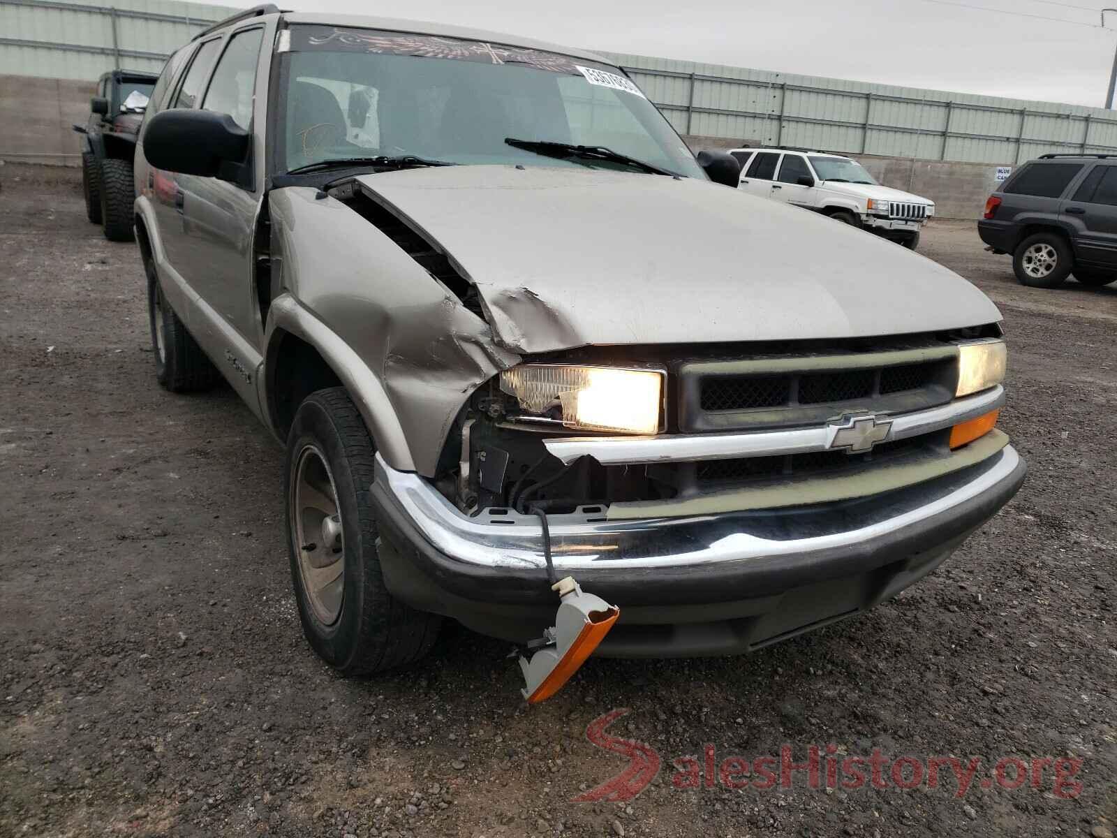 1GNCS13W9YK125468 2000 CHEVROLET BLAZER