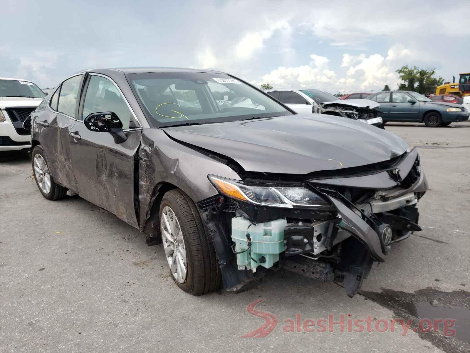 4T1B11HK6JU586940 2018 TOYOTA CAMRY