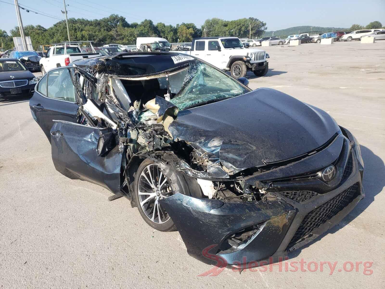 4T1B11HK5JU601895 2018 TOYOTA CAMRY