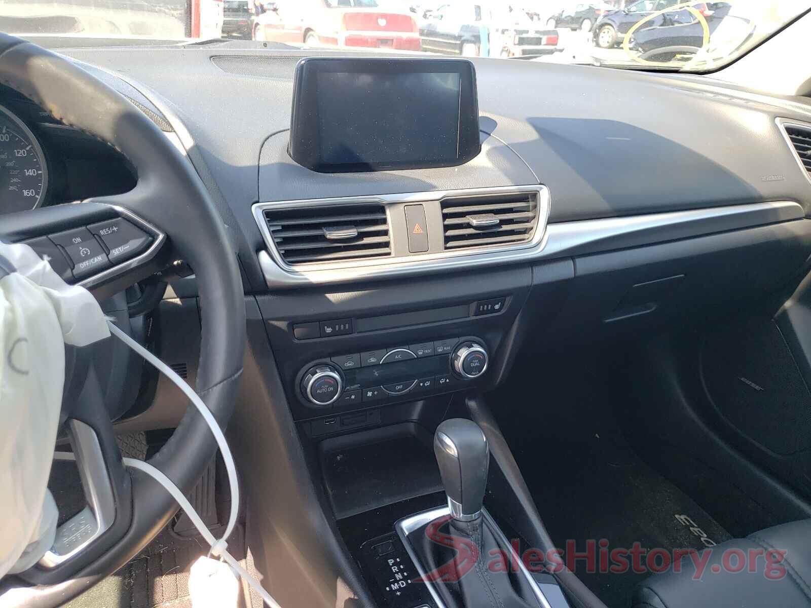 3MZBN1V3XJM204013 2018 MAZDA 3