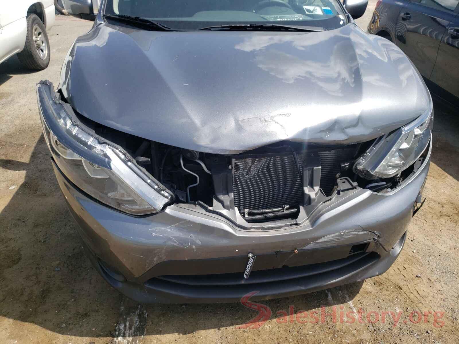 JN1BJ1CR7JW203409 2018 NISSAN ROGUE