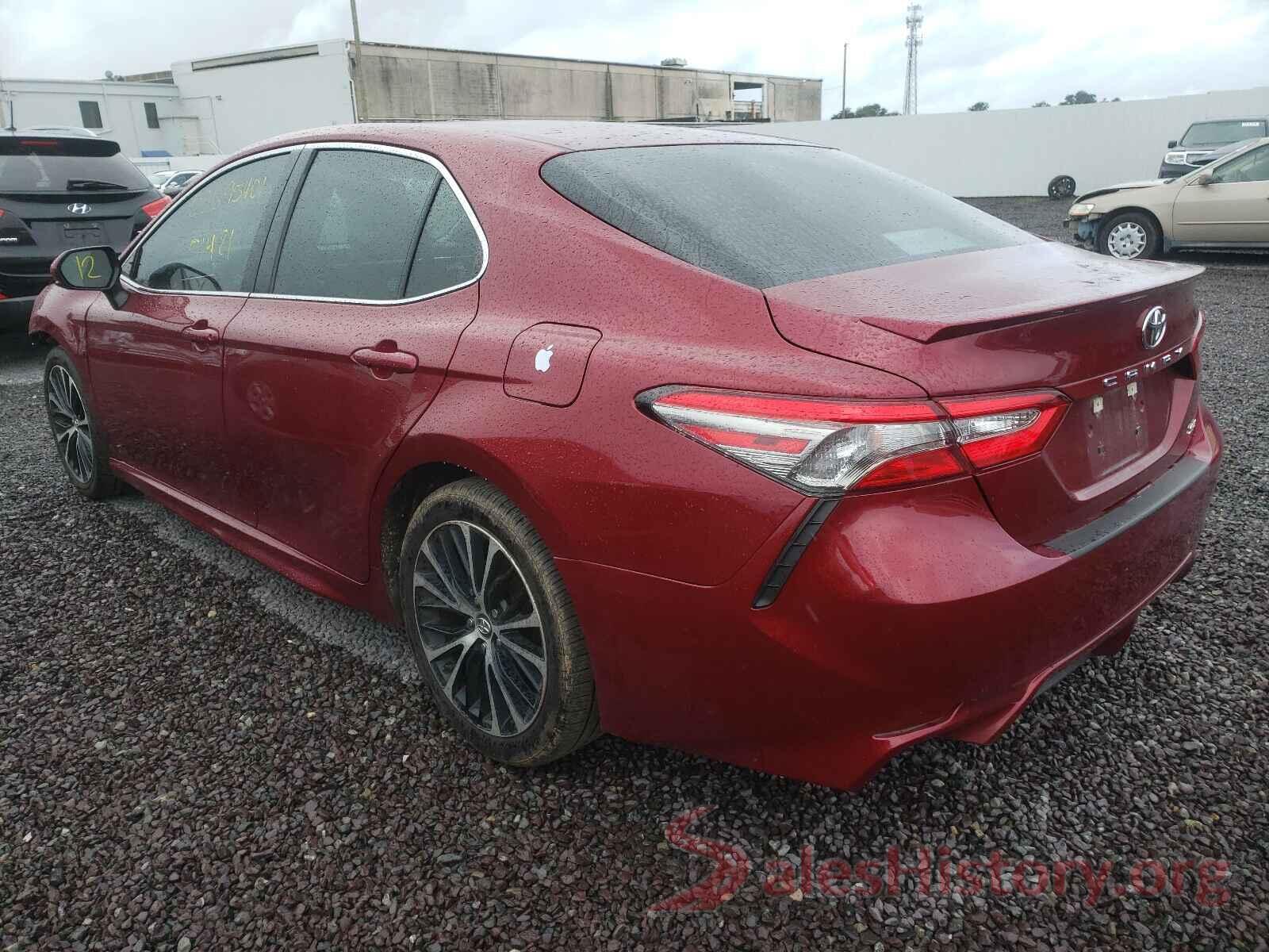 4T1B11HK0JU555229 2018 TOYOTA CAMRY