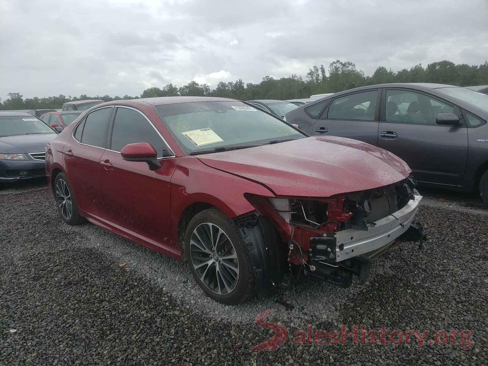 4T1B11HK0JU555229 2018 TOYOTA CAMRY