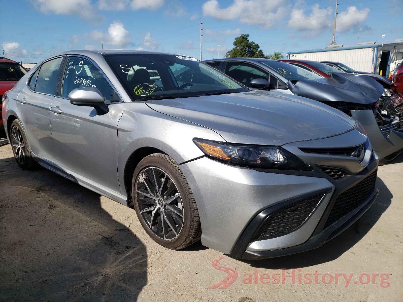 4T1G11AK0MU557678 2021 TOYOTA CAMRY