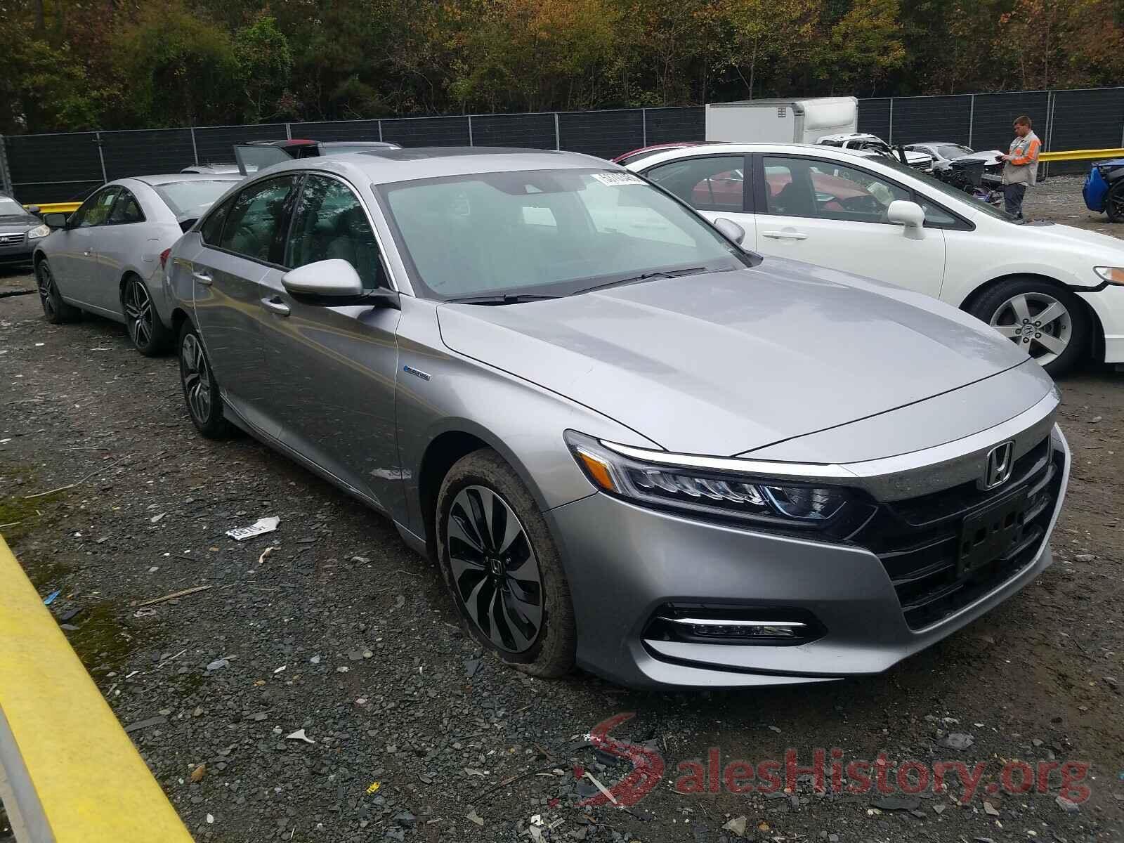 1HGCV3F57KA018982 2019 HONDA ACCORD