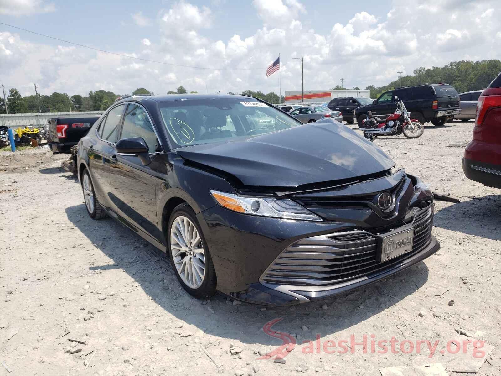 4T1B11HK5JU077325 2018 TOYOTA CAMRY