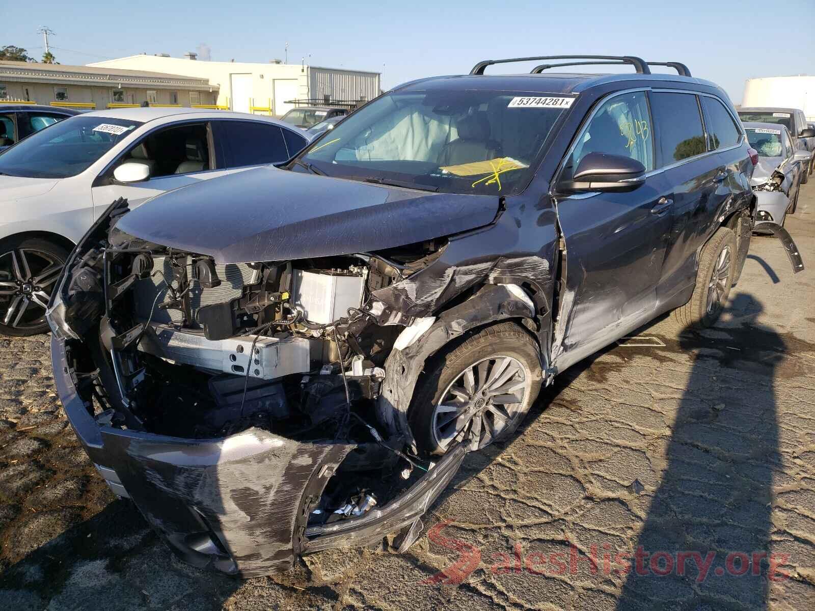 5TDJZRFH5KS747587 2019 TOYOTA HIGHLANDER