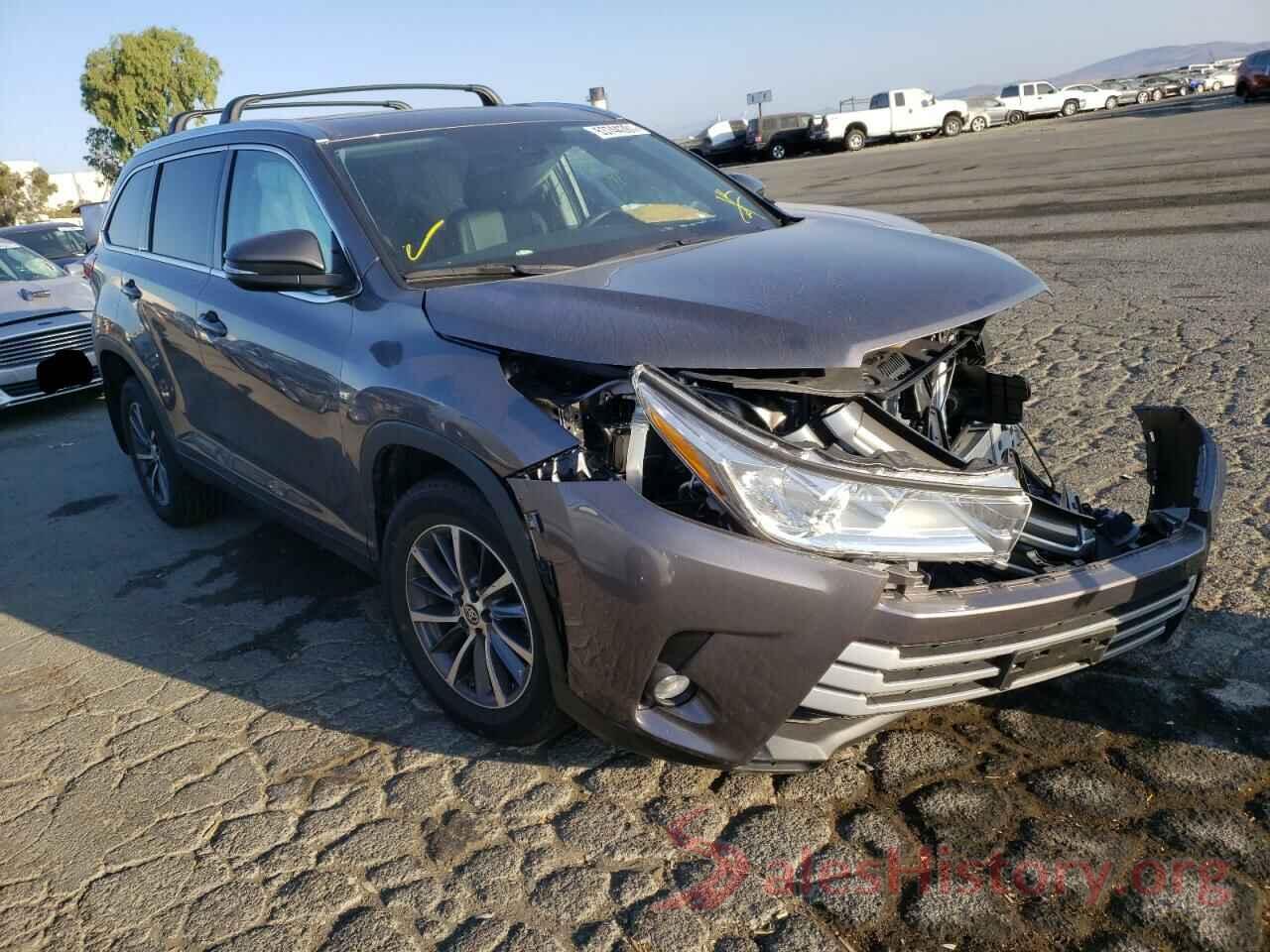 5TDJZRFH5KS747587 2019 TOYOTA HIGHLANDER