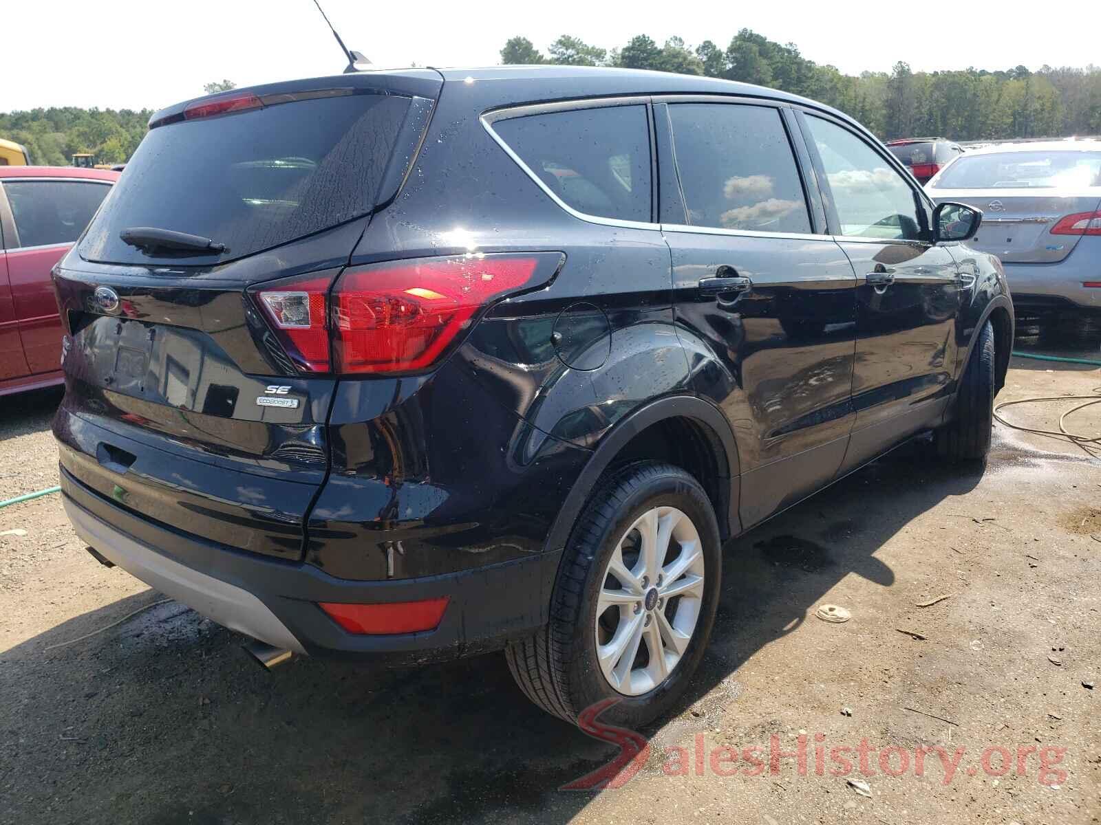 1FMCU0GD2KUC45027 2019 FORD ESCAPE