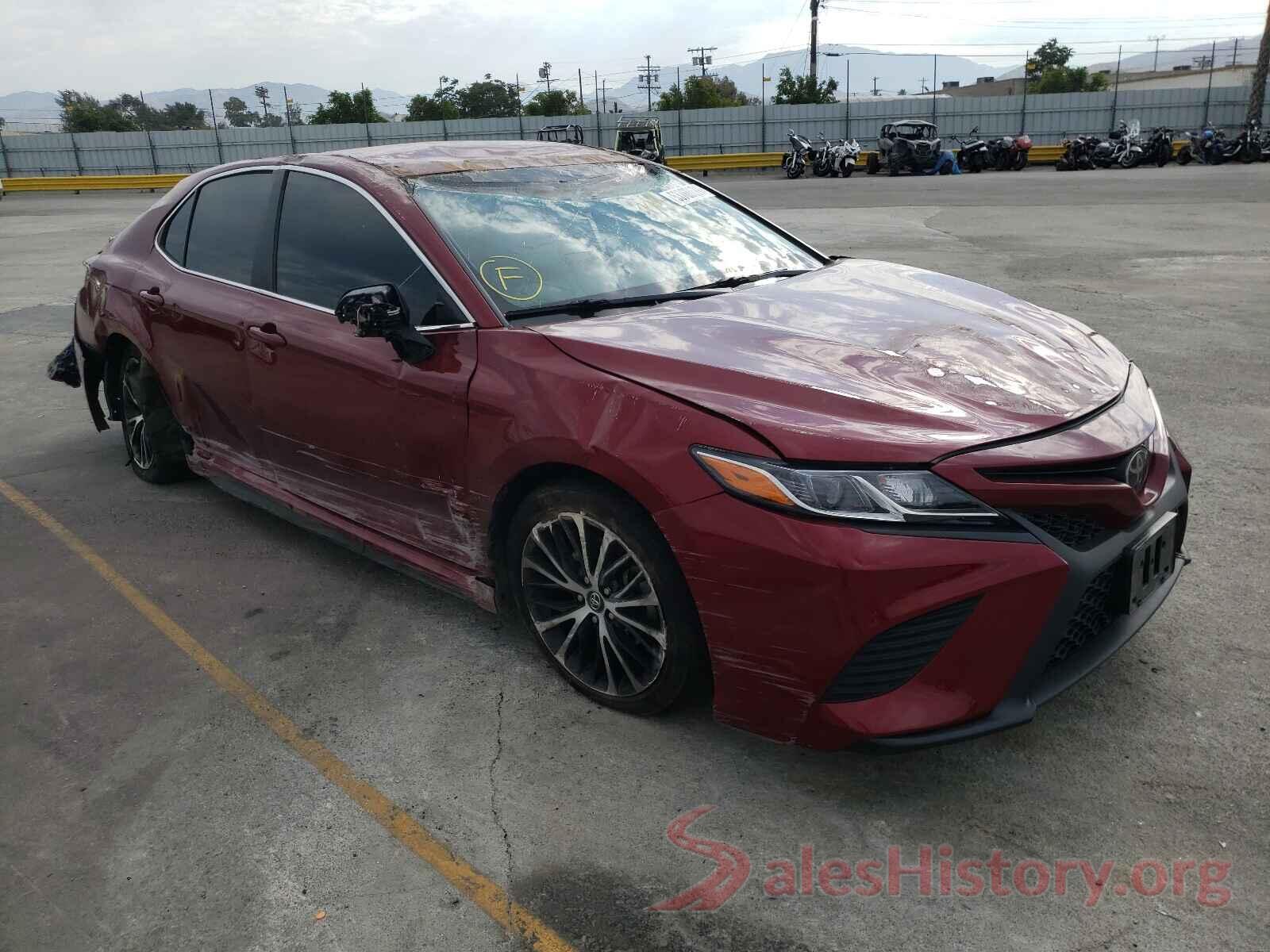 4T1B11HK4JU622544 2018 TOYOTA CAMRY