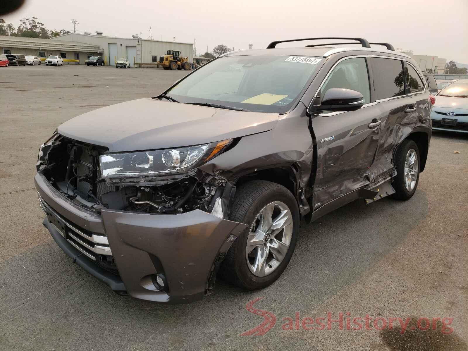 5TDDGRFHXKS070698 2019 TOYOTA HIGHLANDER