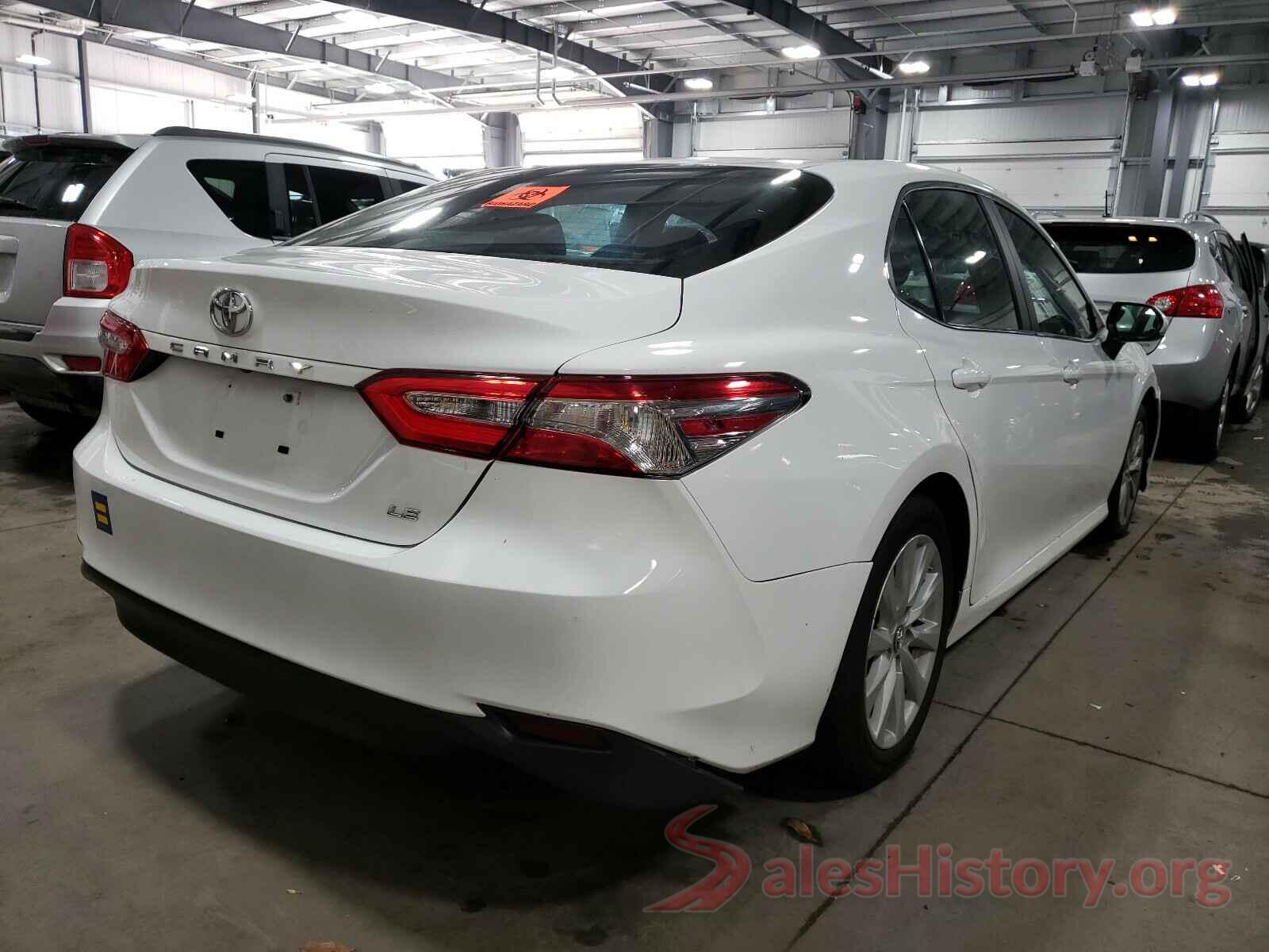 4T1B11HK5JU565061 2018 TOYOTA CAMRY