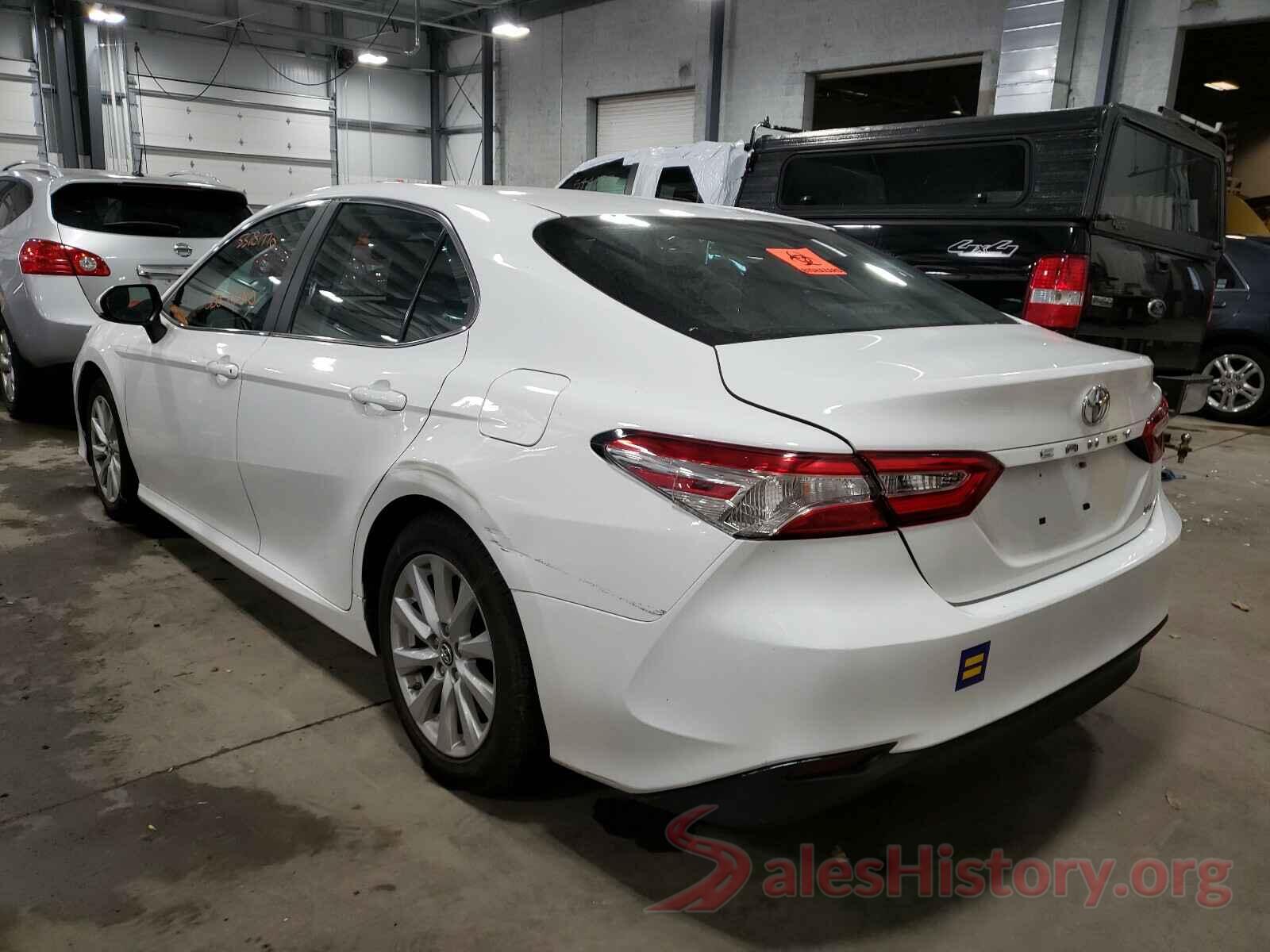 4T1B11HK5JU565061 2018 TOYOTA CAMRY