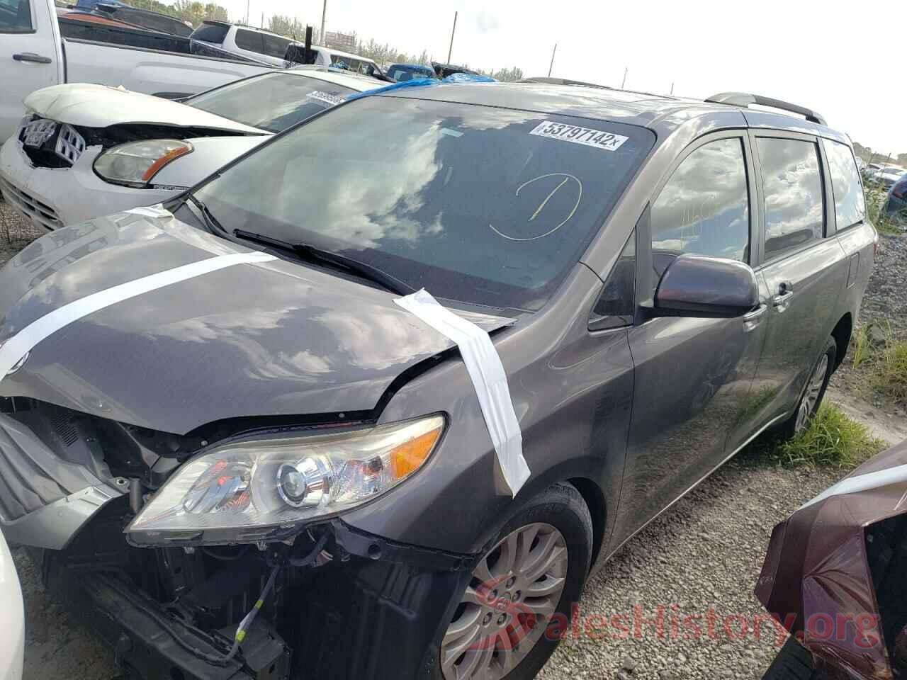 5TDYZ3DC8HS793698 2017 TOYOTA SIENNA