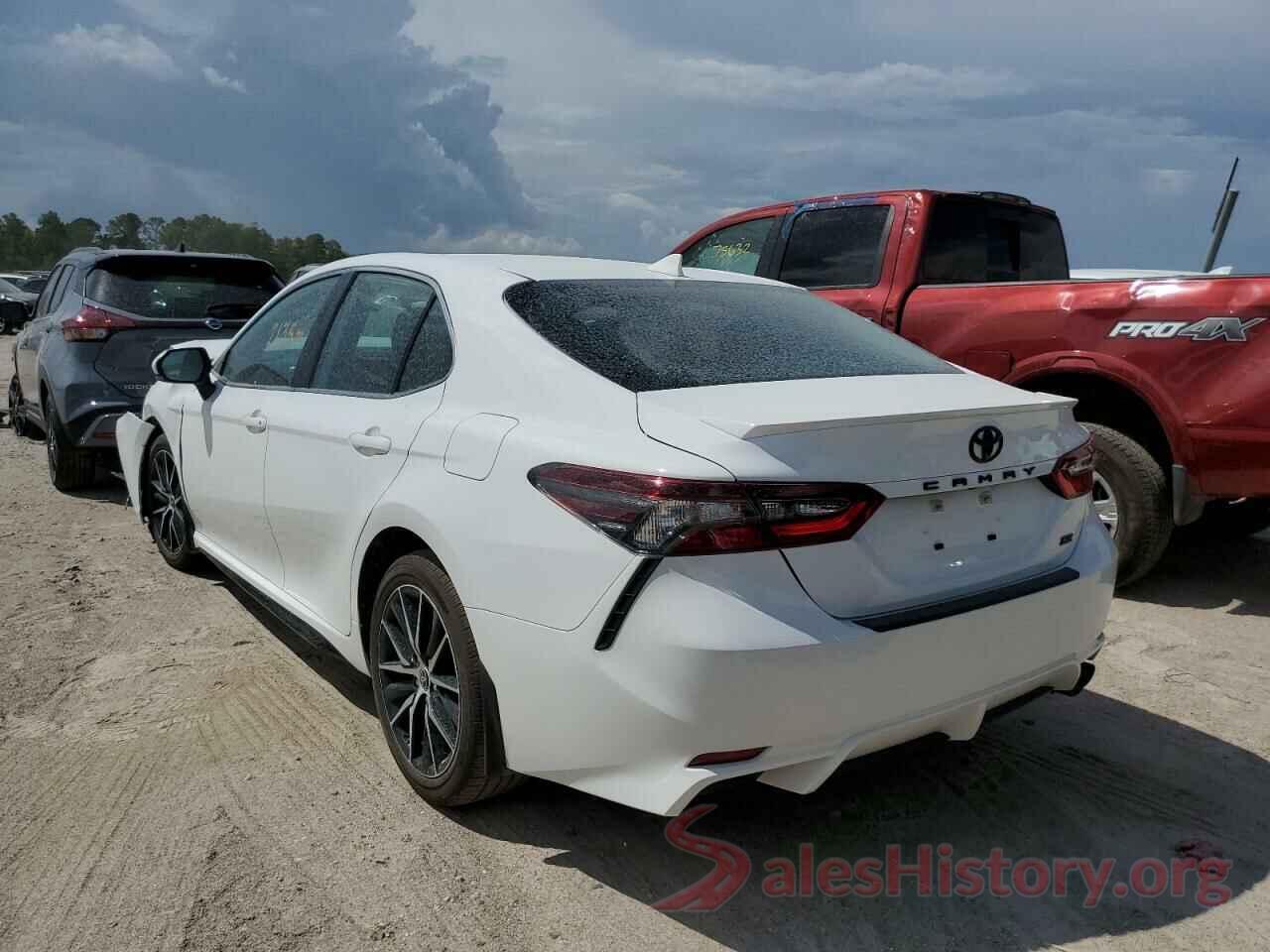 4T1G11AK2NU672512 2022 TOYOTA CAMRY