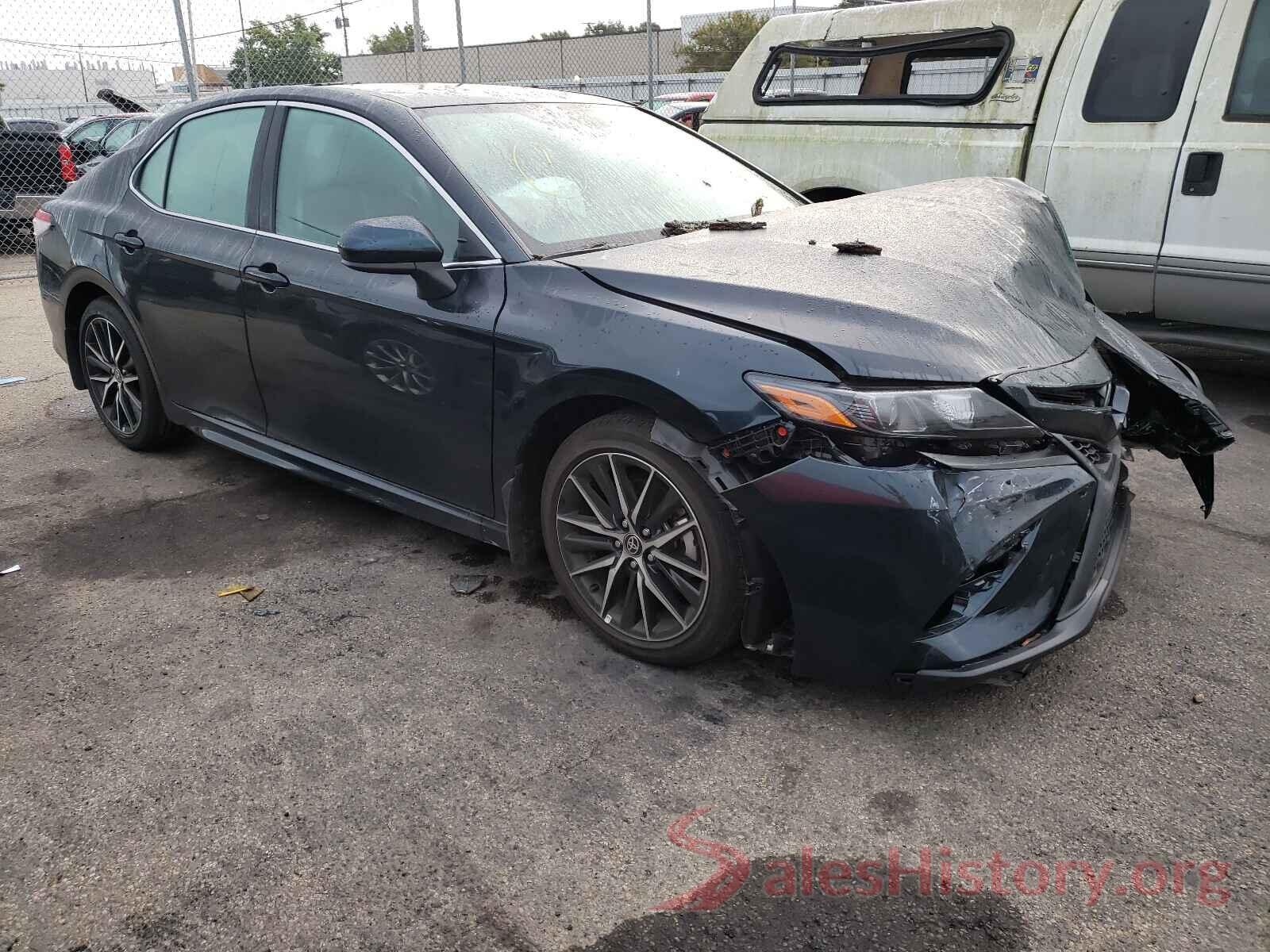 4T1G11AK2MU423013 2021 TOYOTA CAMRY